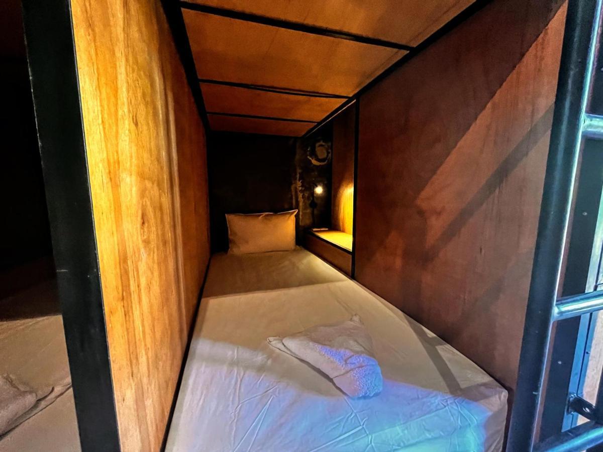 Mangroove Bay Boutique Hostel Banyuwedang Buitenkant foto