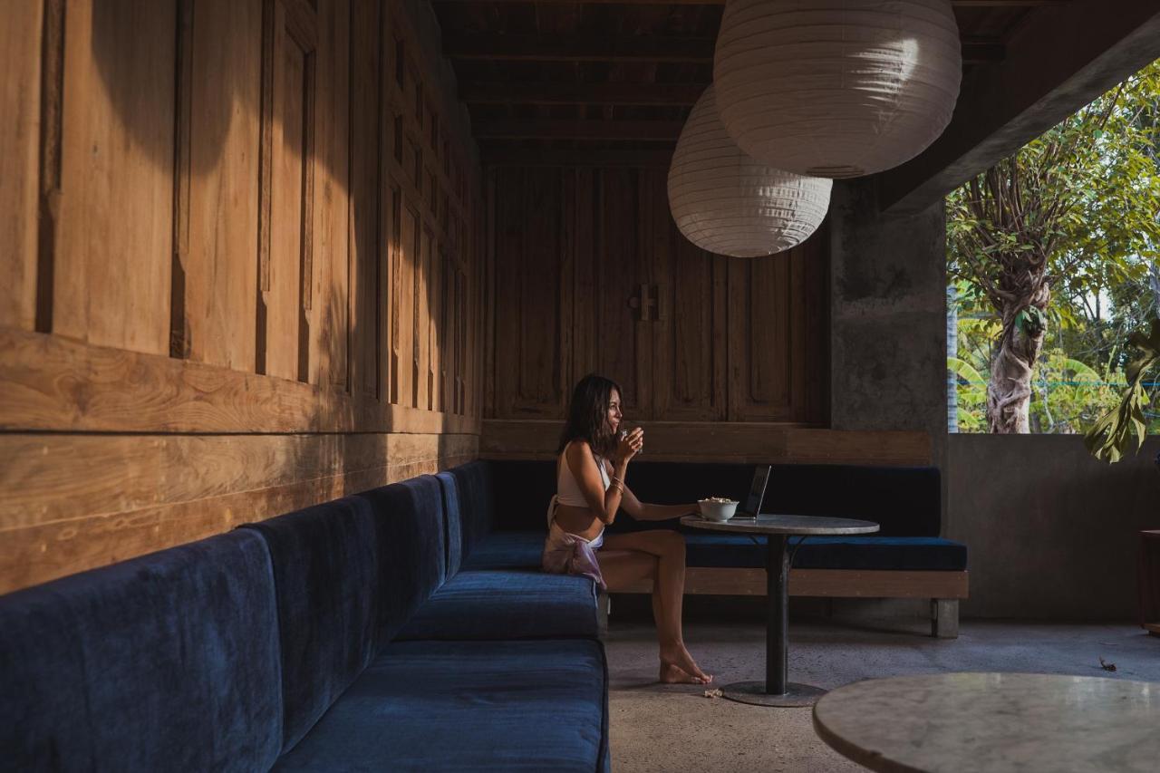 Mangroove Bay Boutique Hostel Banyuwedang Buitenkant foto