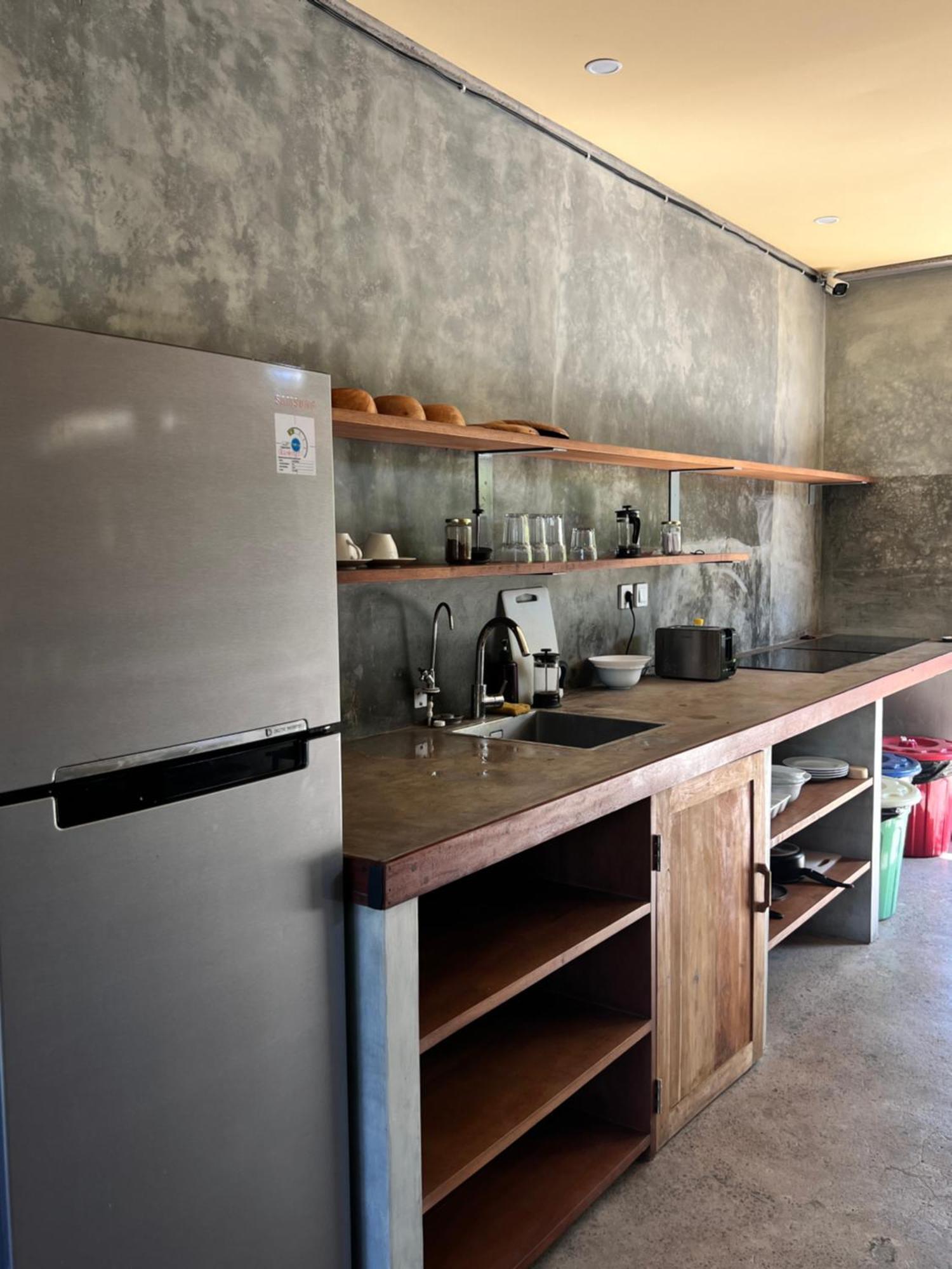 Mangroove Bay Boutique Hostel Banyuwedang Buitenkant foto