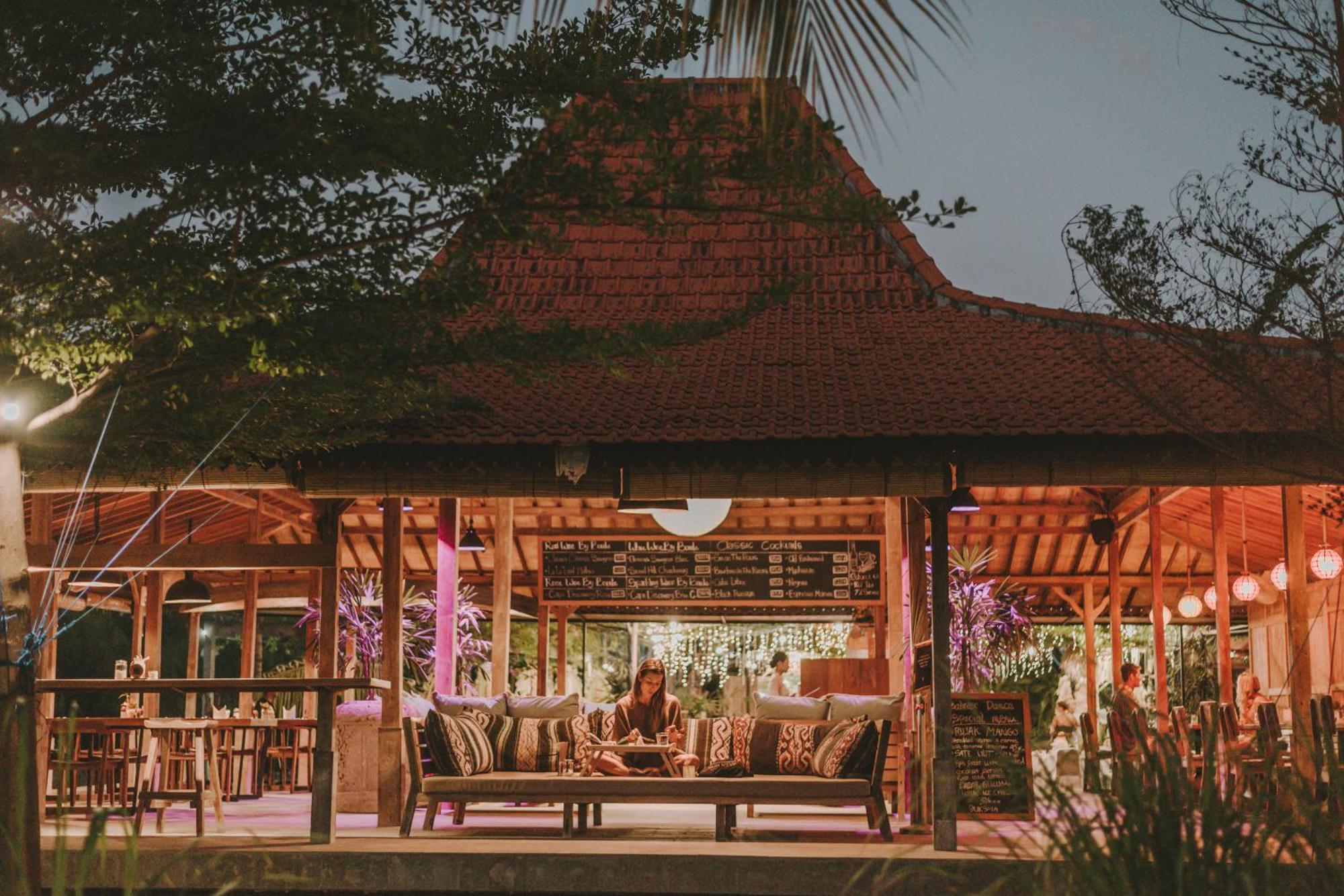 Mangroove Bay Boutique Hostel Banyuwedang Buitenkant foto