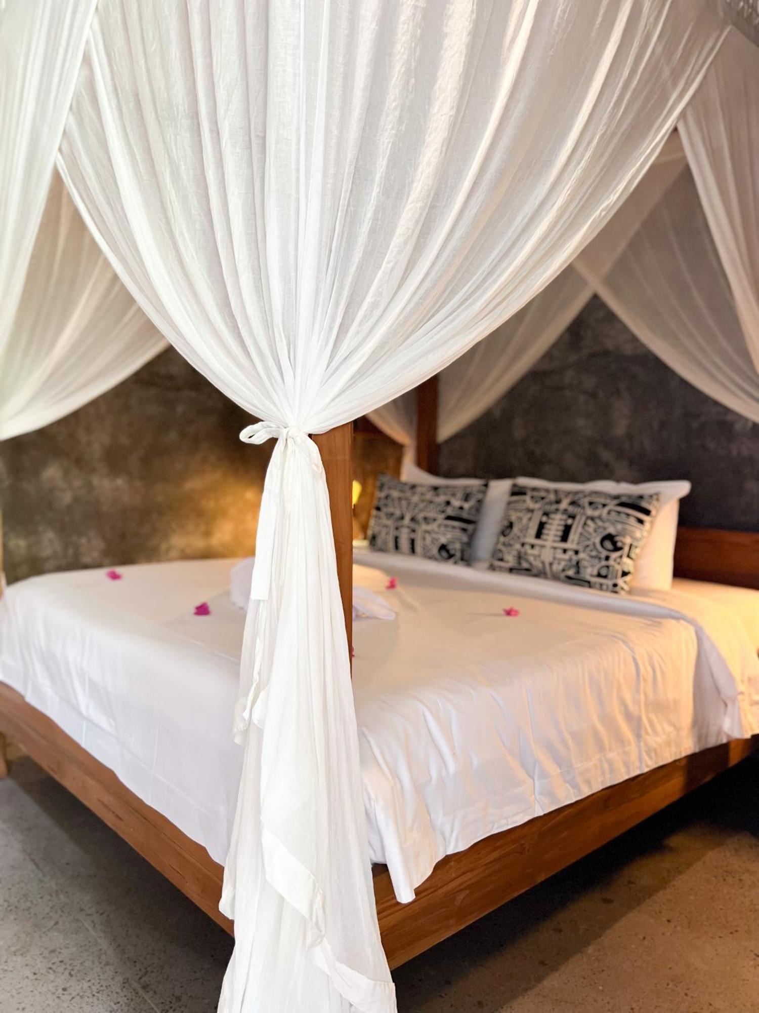 Mangroove Bay Boutique Hostel Banyuwedang Buitenkant foto