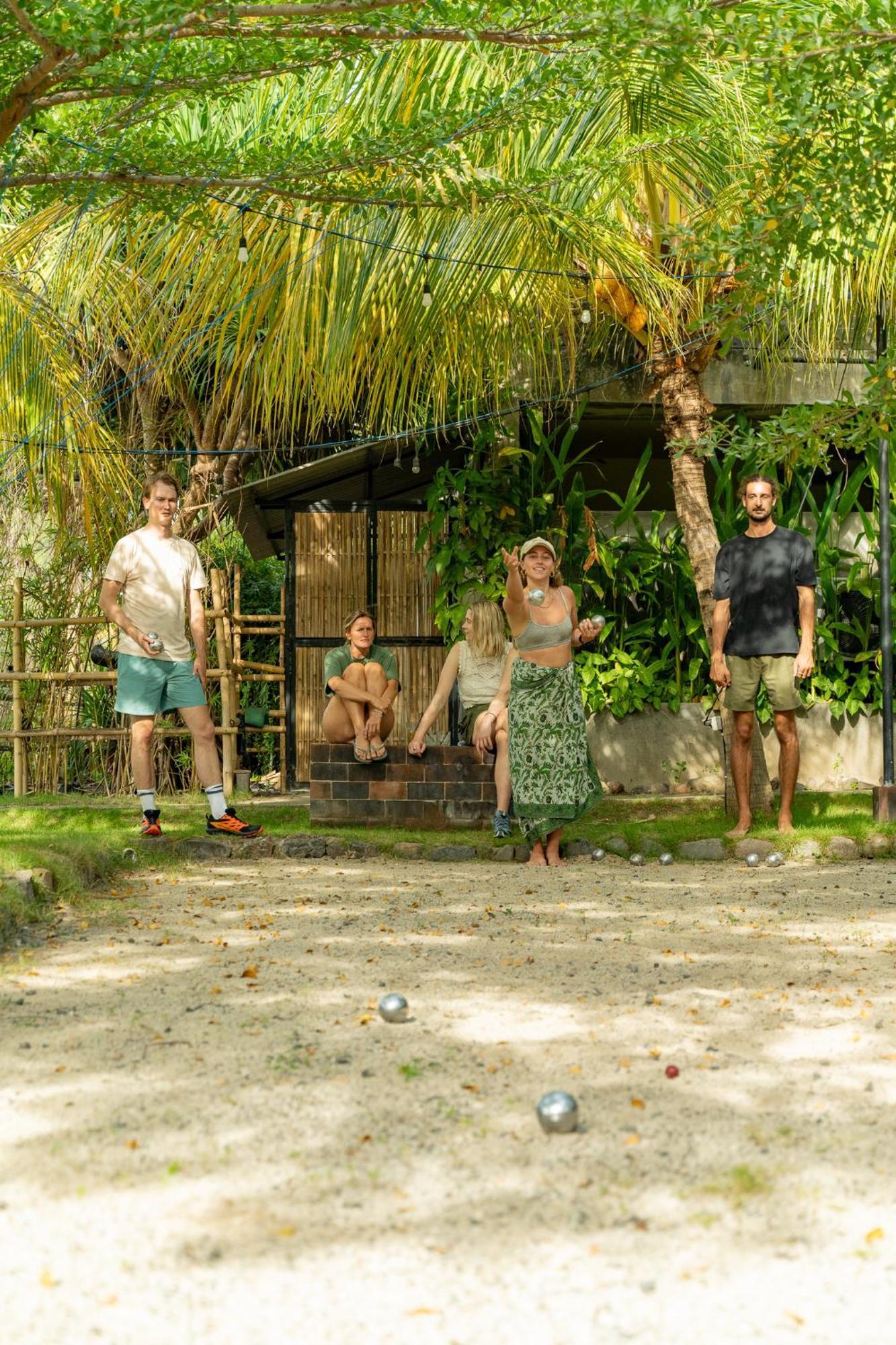 Mangroove Bay Boutique Hostel Banyuwedang Buitenkant foto